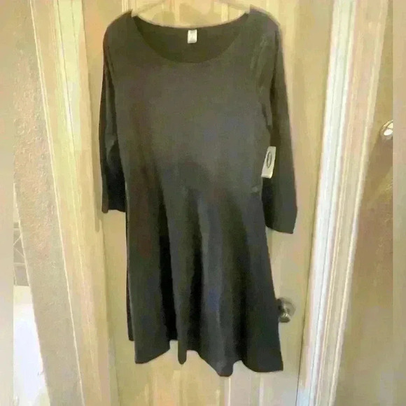 Old Navy Dresses & Skirts - Old Navy fit and flare dress in black. Size Medium. NWT. Perfect black dress.